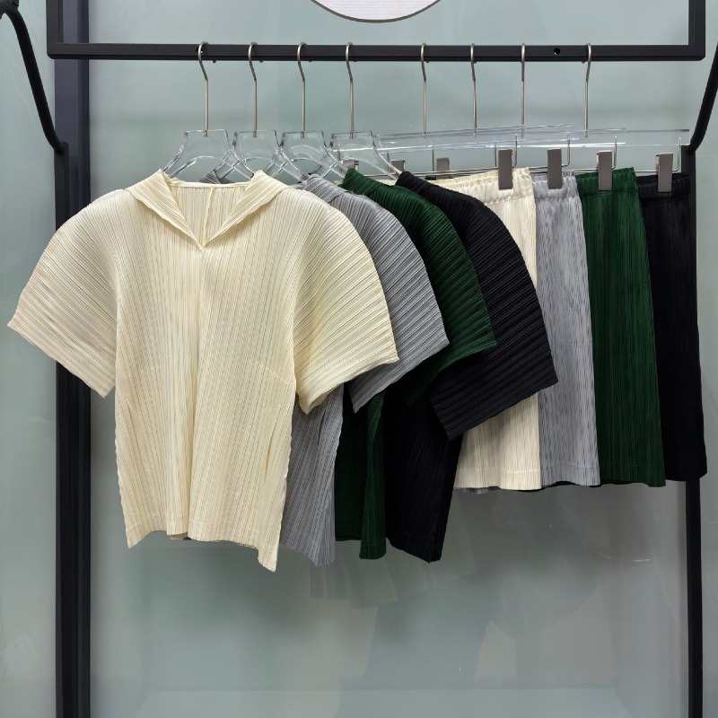 Miyake Plissiertes Hoodie- und – Women'S Fashion Sweatshirts Bewertung und Preis